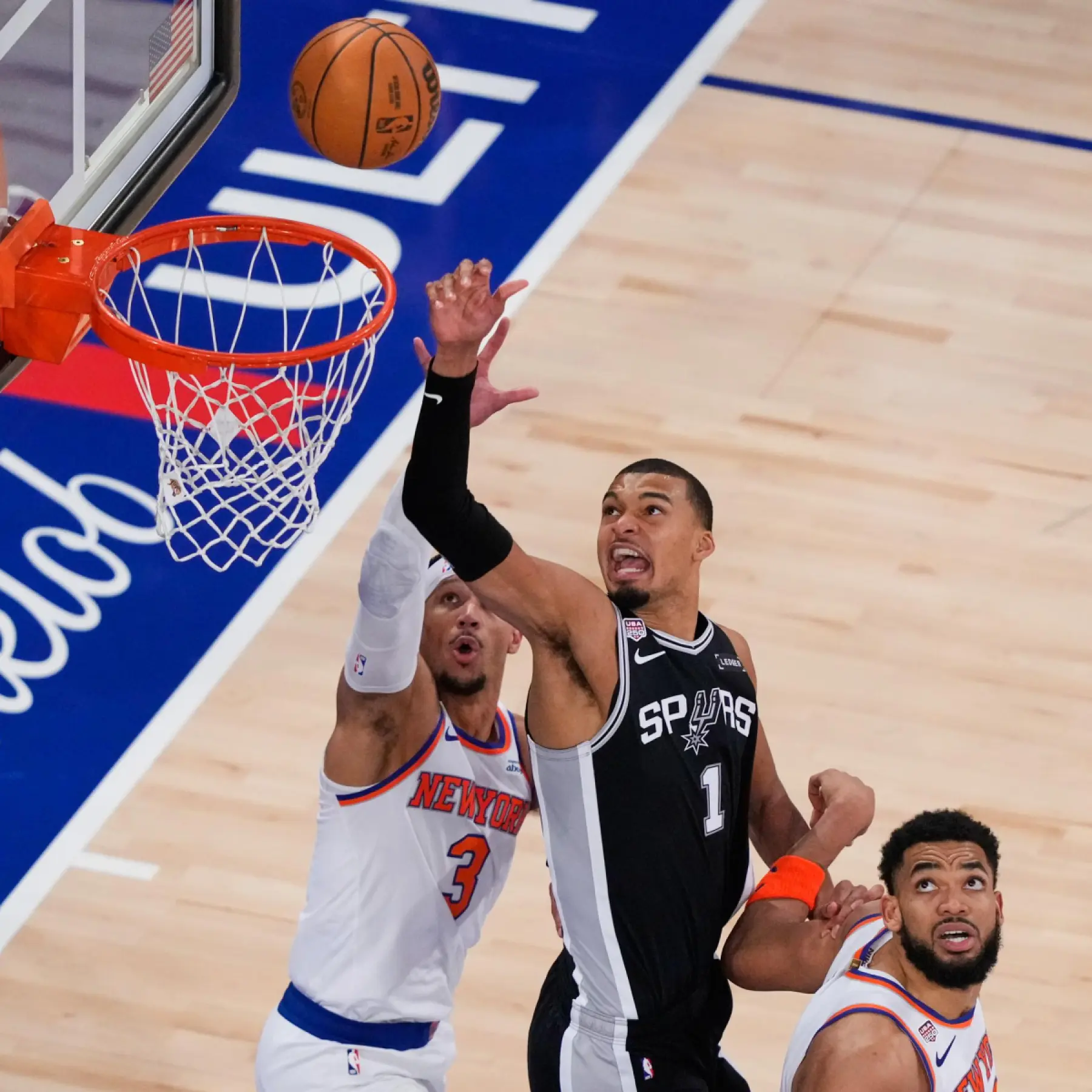 The Spurs Push Ahead